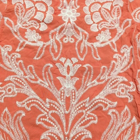 Solitaire Embroidered Floral Scallop Hem Blouse Top - Picture 5 of 9